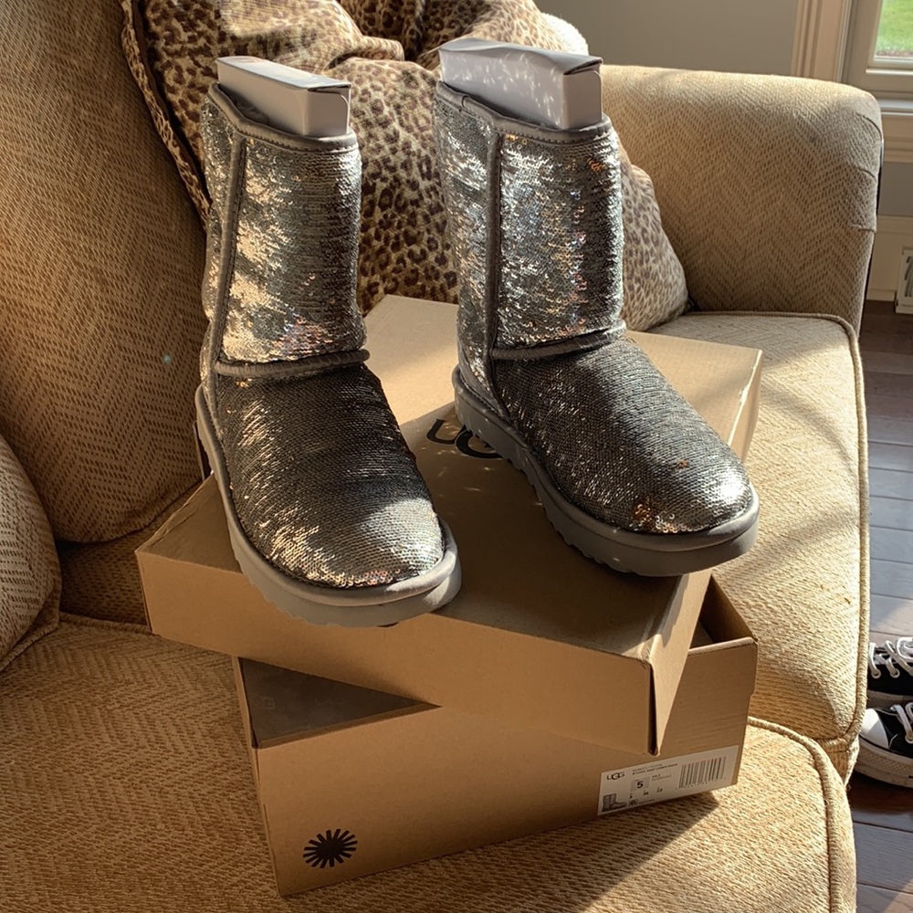 Women’s UGG classic short cosmo sequin